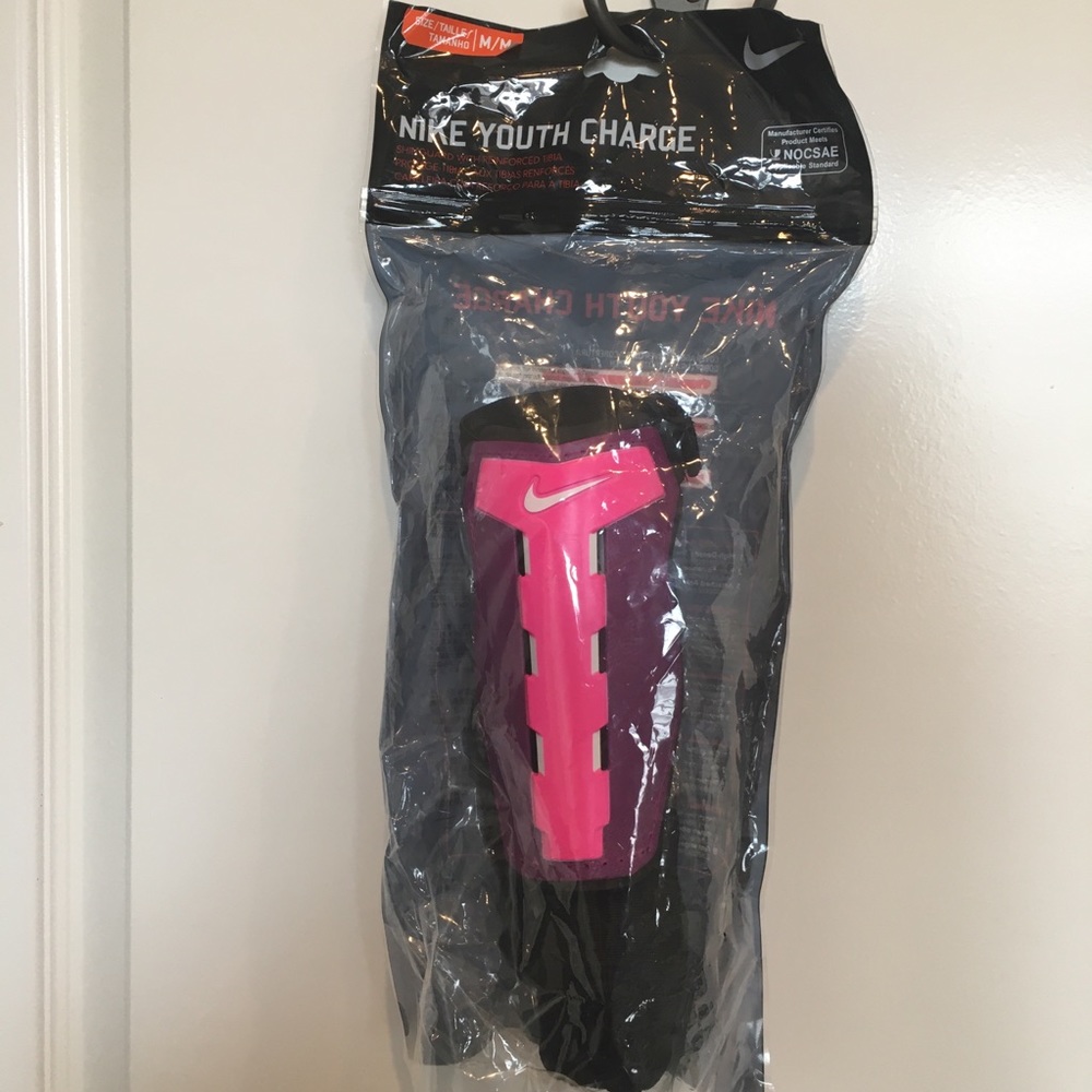 Nike Youth Charge Unisex Shinguards - Size Medium